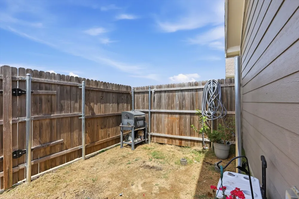 454 Eagle Wind Way Ferris, TX 75125