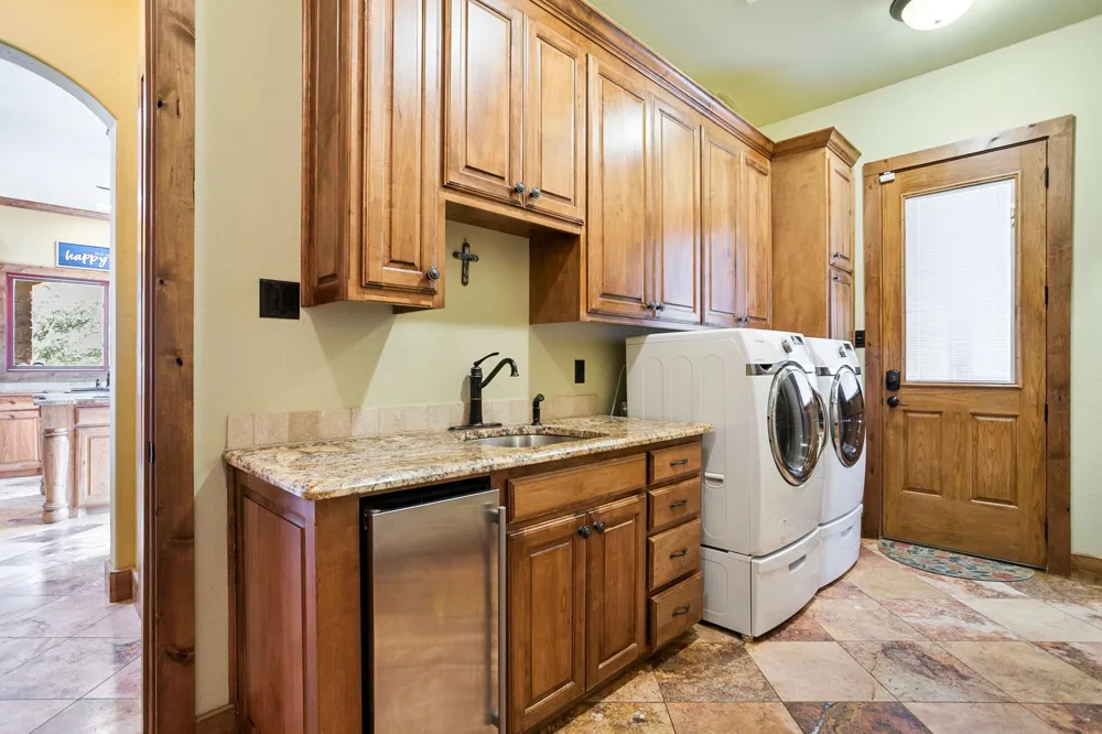 1561 FM 934 Blum, TX 76627