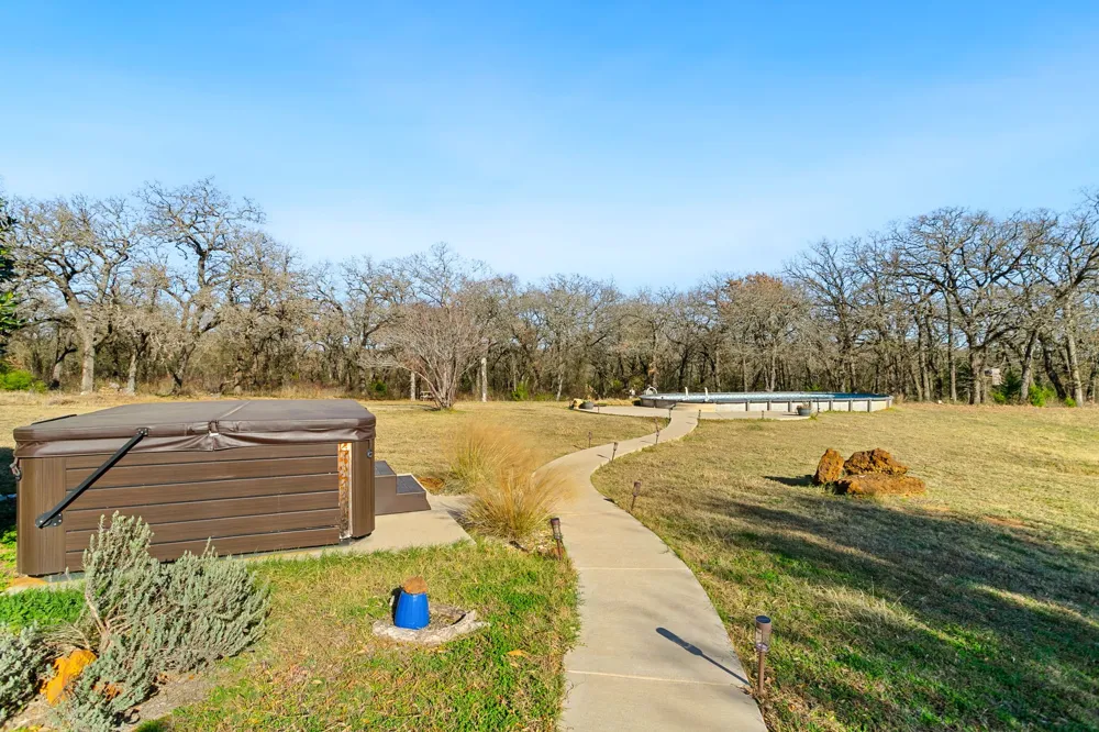 1561 FM 934 Blum, TX 76627