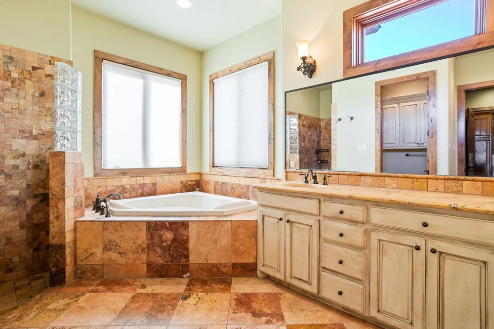 1561 FM 934 Blum, TX 76627