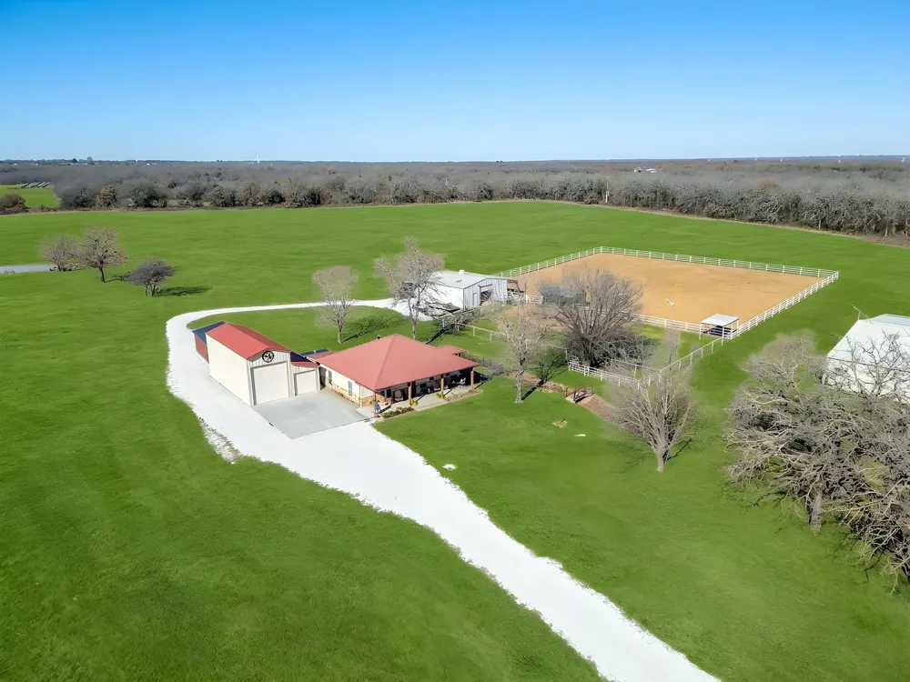 1561 FM 934 Blum, TX 76627