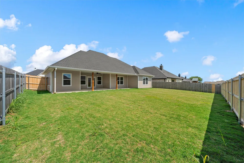 929 Northern Dancer Drive Hewitt, TX 76643