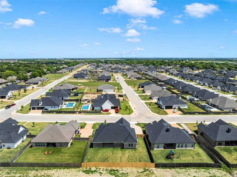 929 Northern Dancer Drive Hewitt, TX 76643