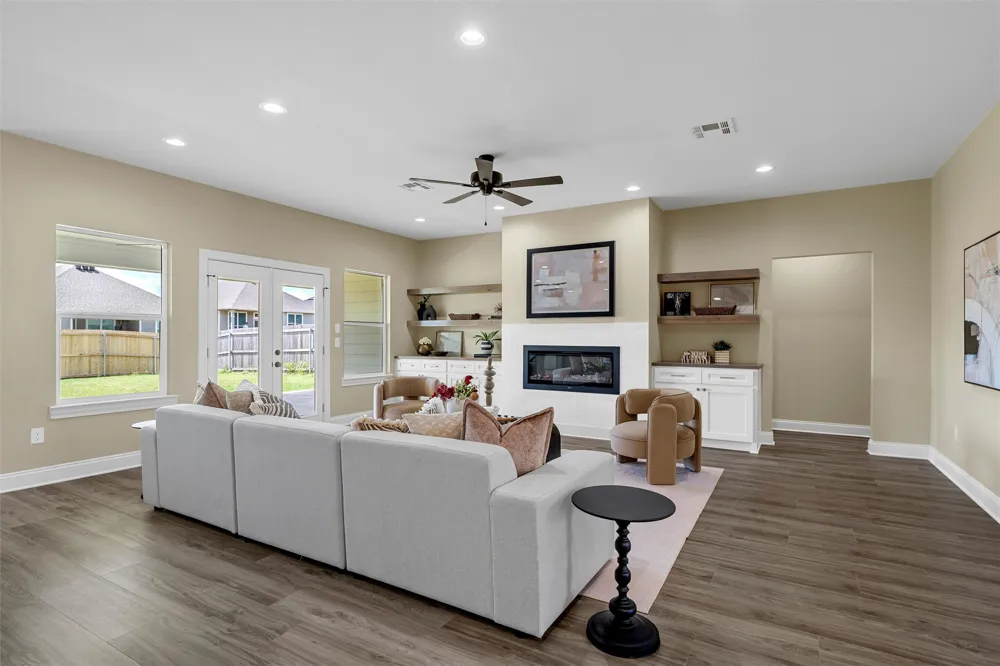 929 Northern Dancer Drive Hewitt, TX 76643