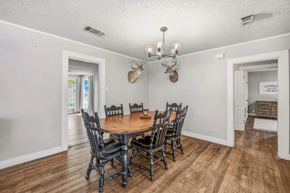 733 S Austin Street De Leon, TX 76444