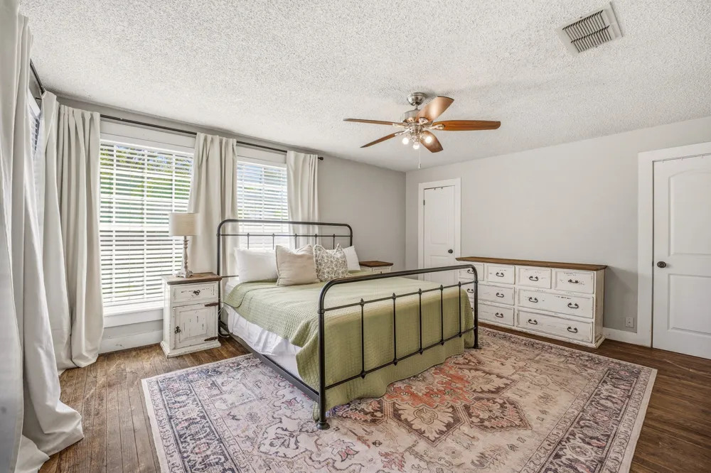 733 S Austin Street De Leon, TX 76444