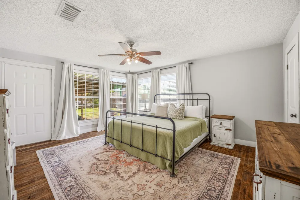 733 S Austin Street De Leon, TX 76444
