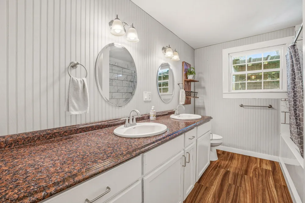 733 S Austin Street De Leon, TX 76444