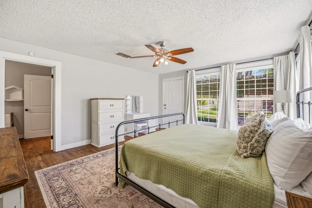733 S Austin Street De Leon, TX 76444