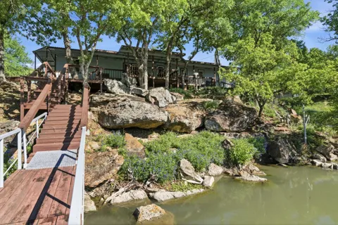 1069 Kennon Point