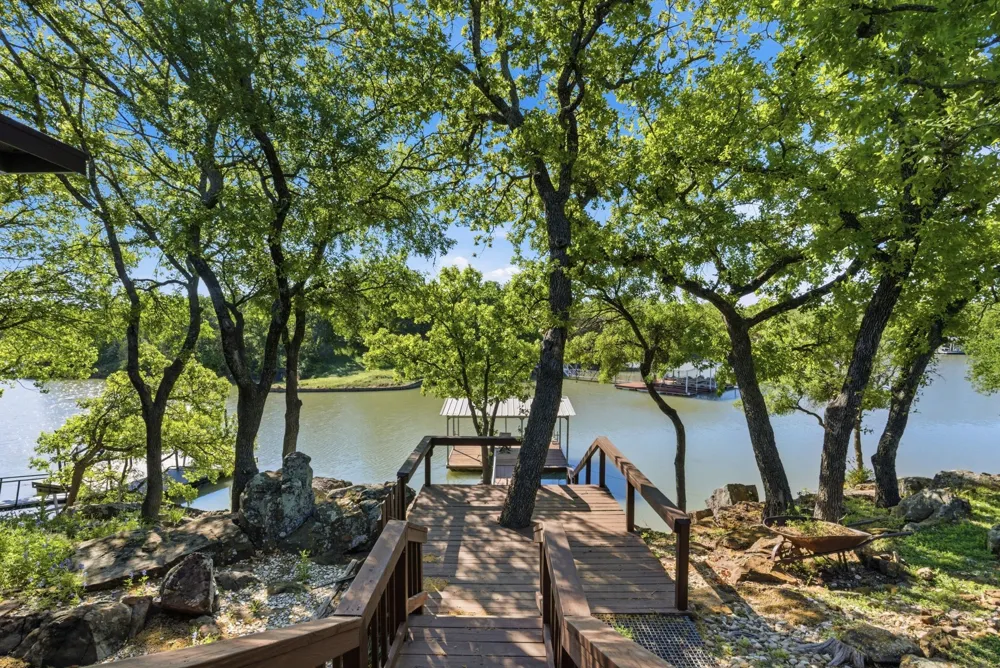 1069 Kennon Point Palo Pinto, TX 76484