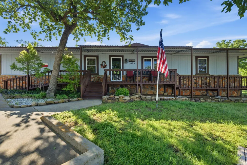 1069 Kennon Point Palo Pinto, TX 76484