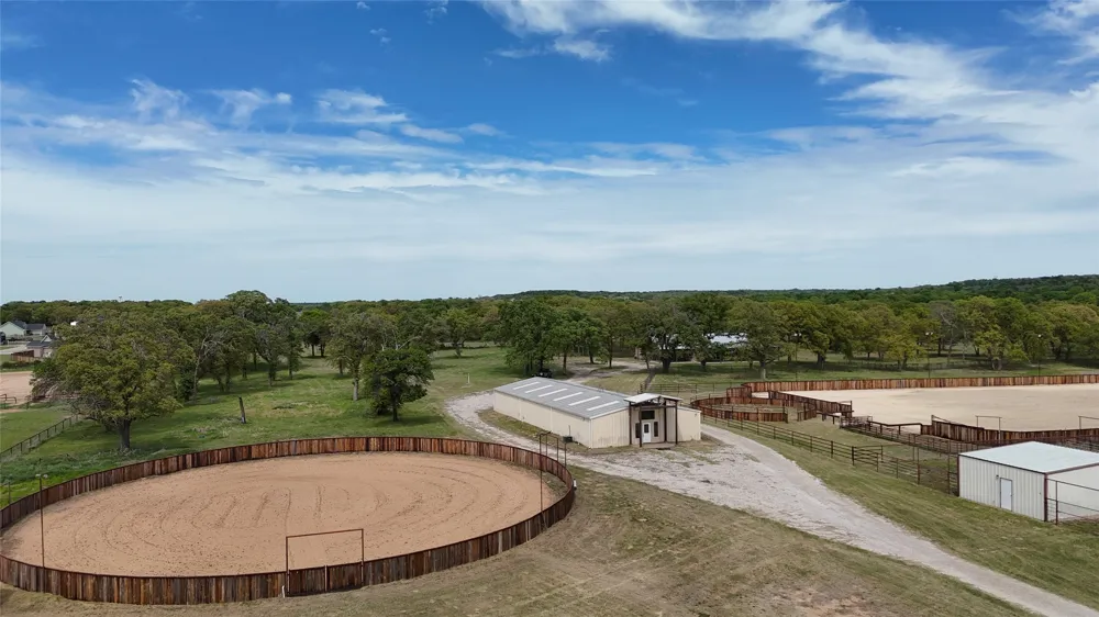 990 Doss Road Millsap, TX 76066