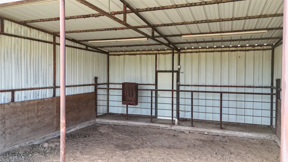 990 Doss Road Millsap, TX 76066