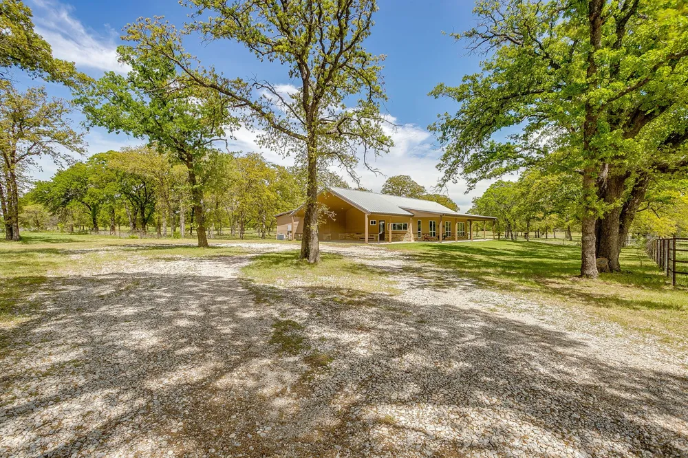 990 Doss Road Millsap, TX 76066