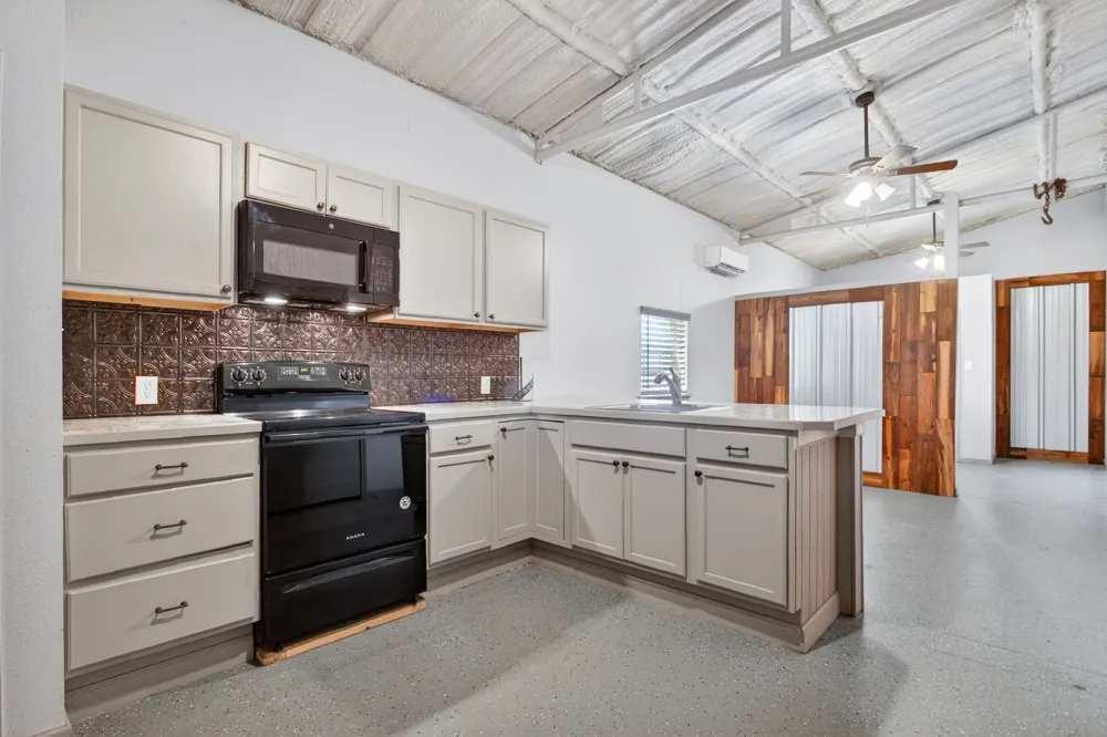 990 Doss Road Millsap, TX 76066