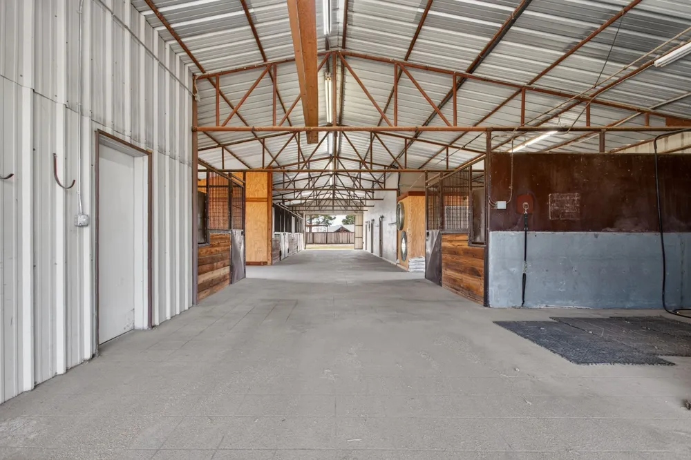 990 Doss Road Millsap, TX 76066