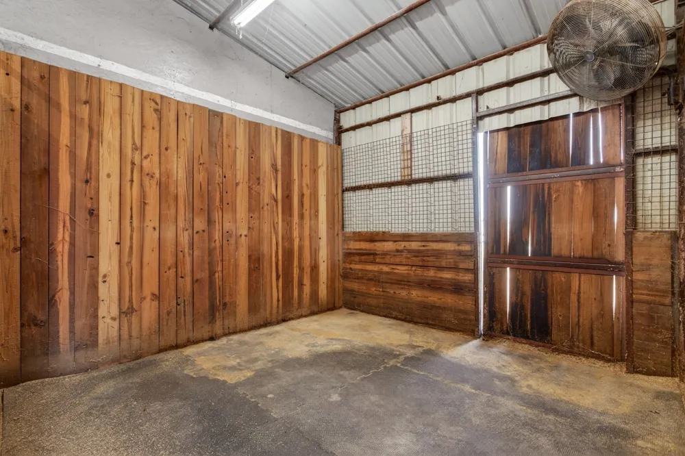 990 Doss Road Millsap, TX 76066