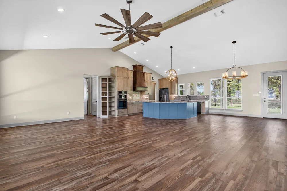 990 Doss Road Millsap, TX 76066