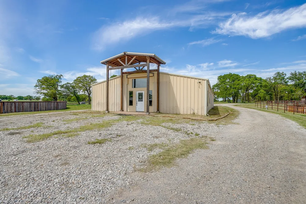 990 Doss Road Millsap, TX 76066