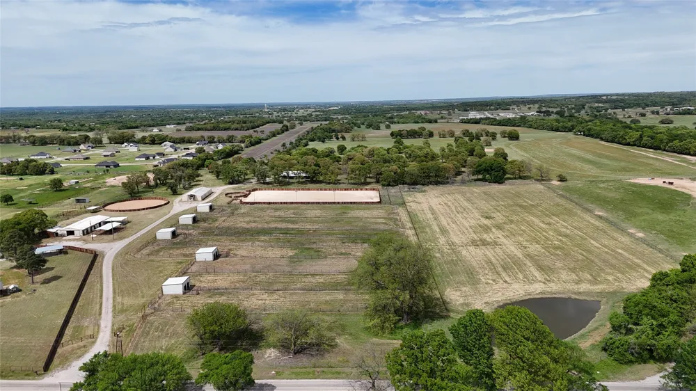 990 Doss Road Millsap, TX 76066