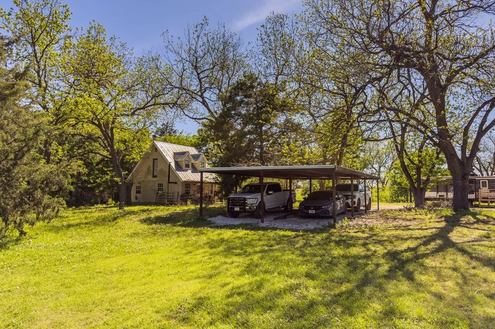 120 County Road 3646 Clifton, TX 76634