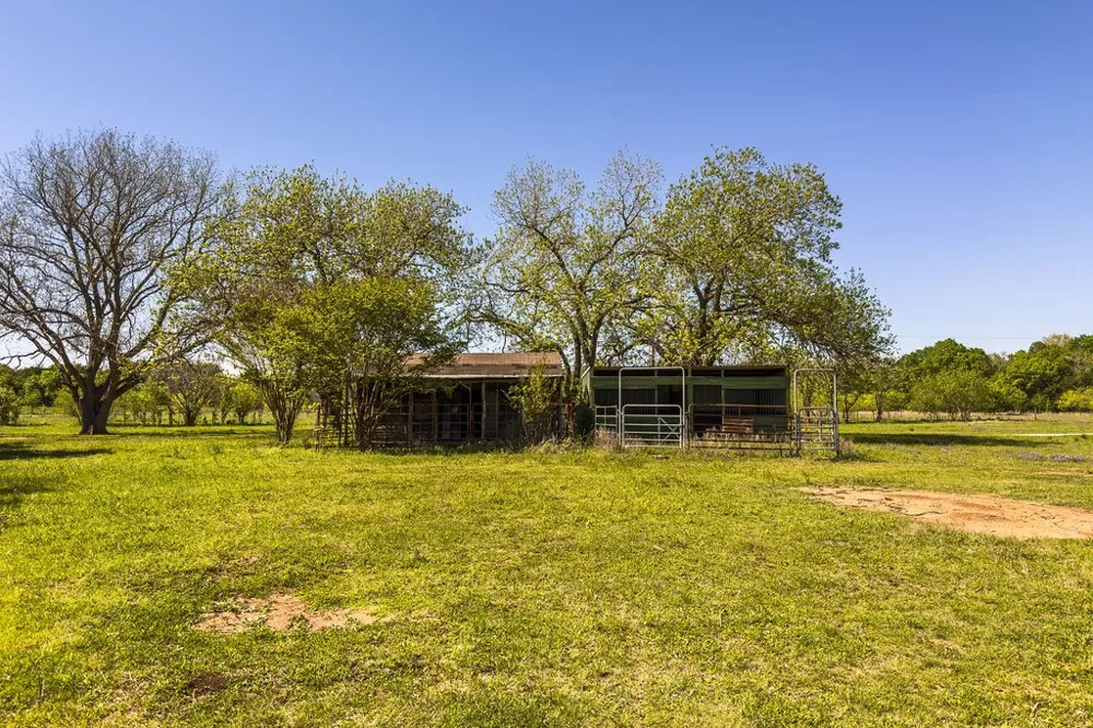 120 County Road 3646 Clifton, TX 76634