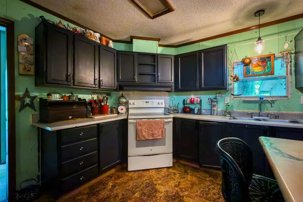 120 County Road 3646 Clifton, TX 76634