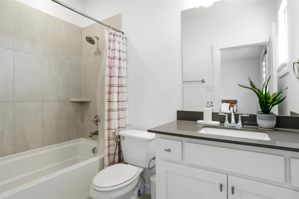 695 Vista Del Lago Drive Lewisville, TX 75067