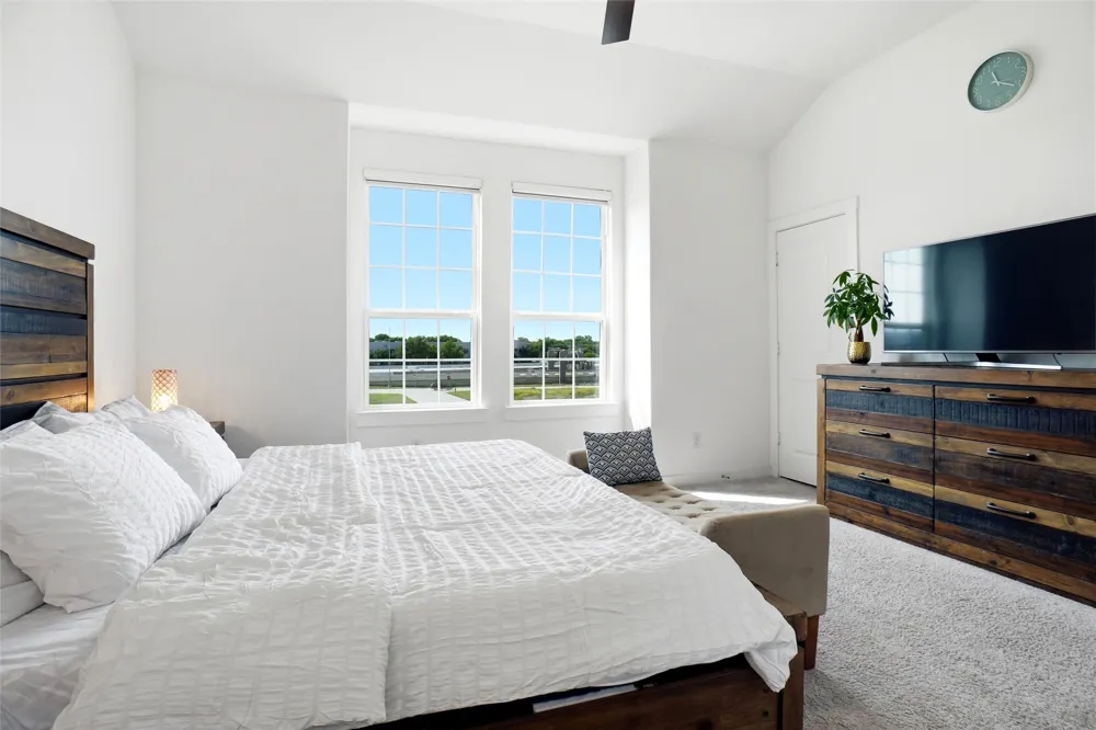 695 Vista Del Lago Drive Lewisville, TX 75067