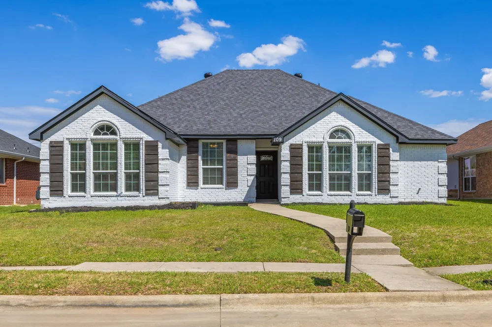 709 Flagstone Way Wylie, TX 75098