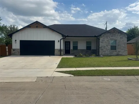 317 Lakeview Drive