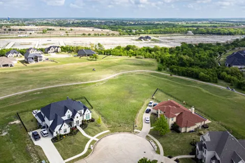 1201 Eagle Glen Pass