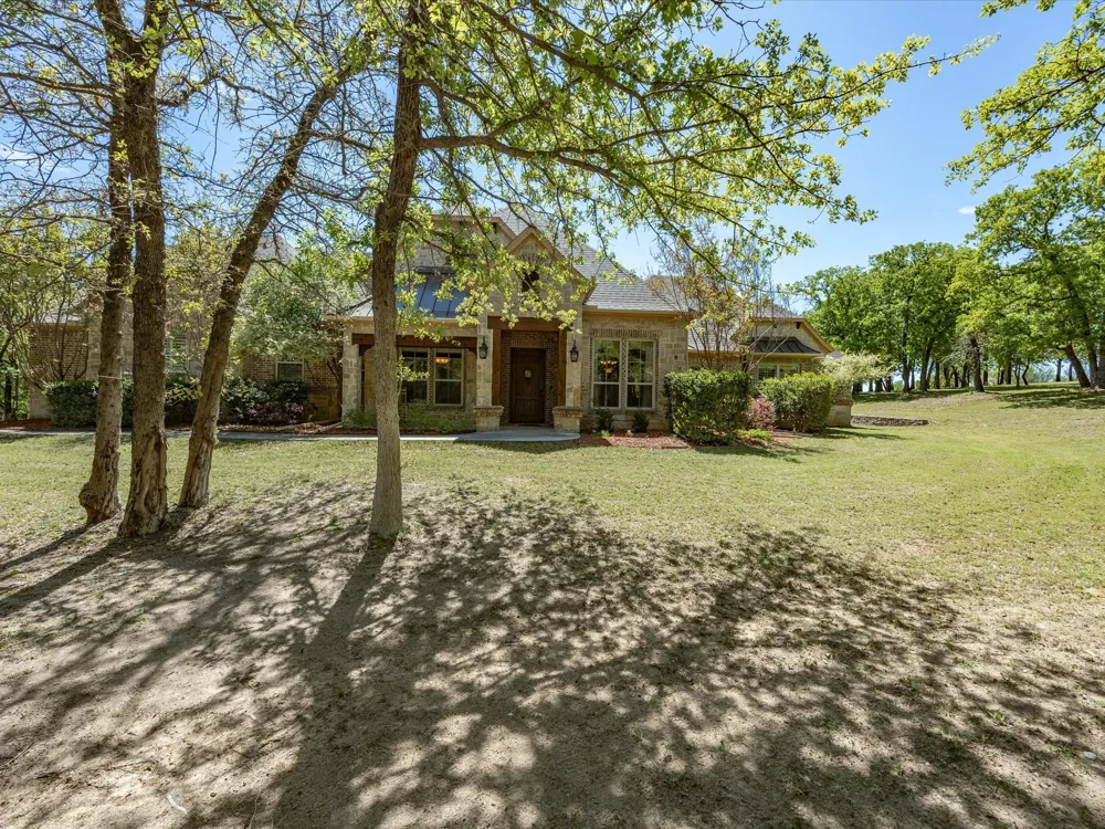 104 Lariat Court Azle, TX 76020