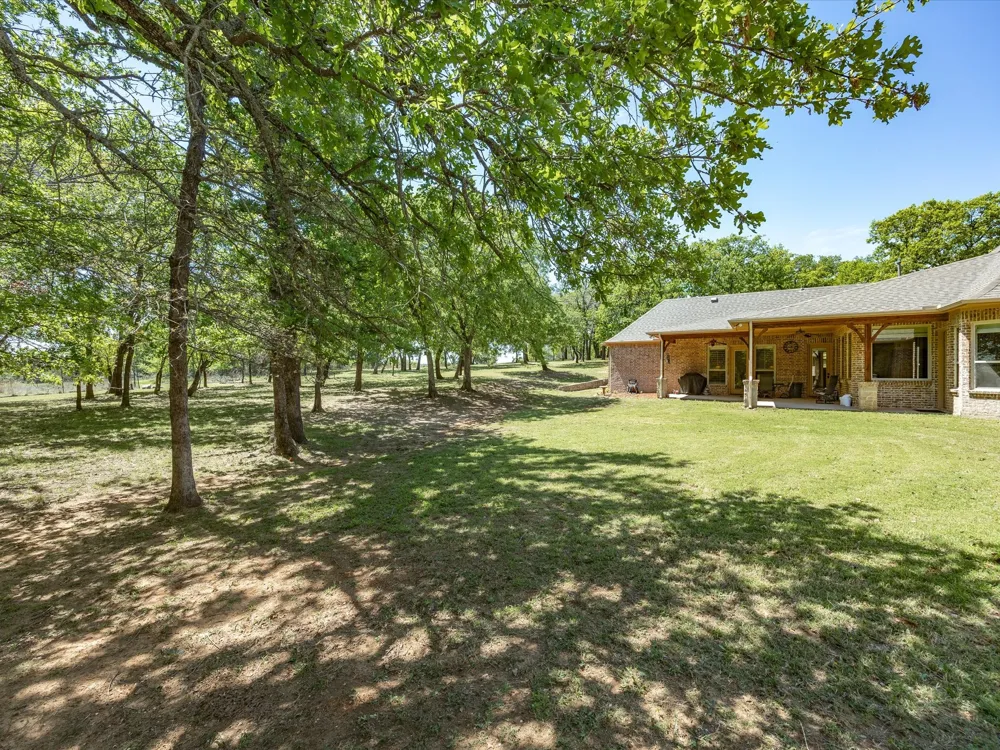 104 Lariat Court Azle, TX 76020