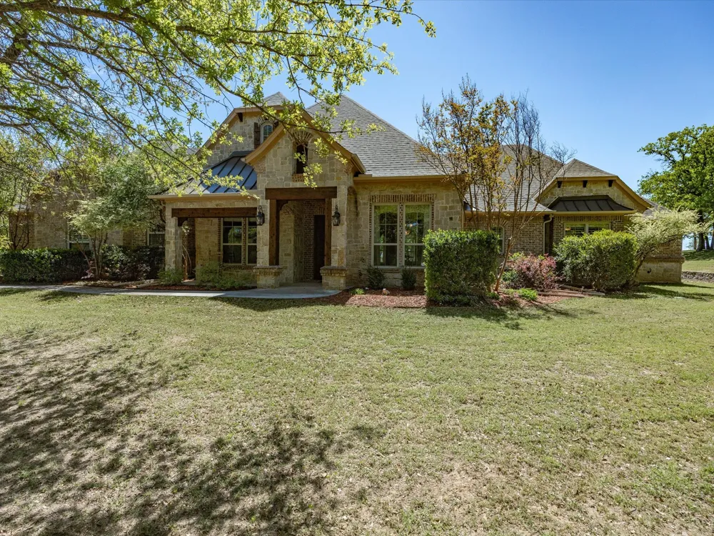 104 Lariat Court Azle, TX 76020