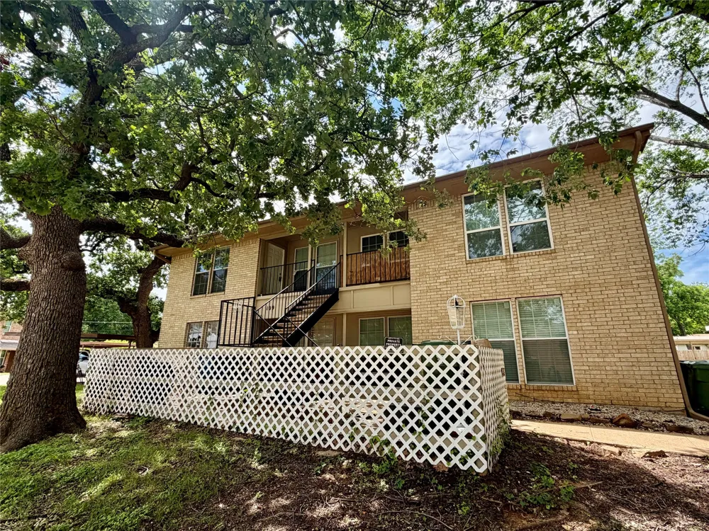 109 Wildwood Court #C Grapevine, TX 76051