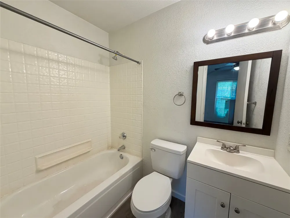 109 Wildwood Court #C Grapevine, TX 76051