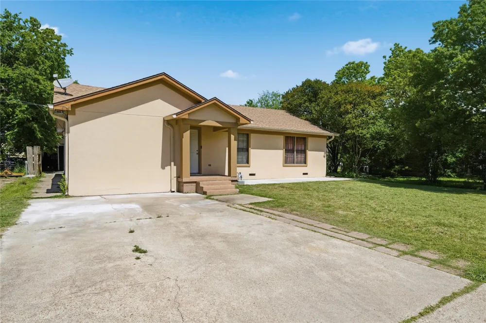 3624 Redbird Street Bellmead, TX 76705