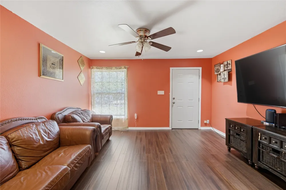 3624 Redbird Street Bellmead, TX 76705