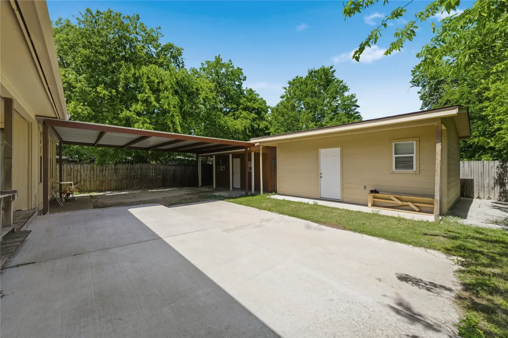 3624 Redbird Street Bellmead, TX 76705