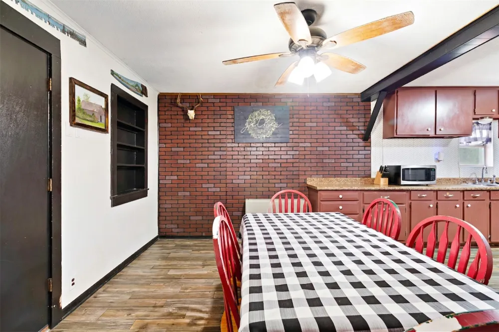 25099 Farm Road 137 Petty, TX 75470