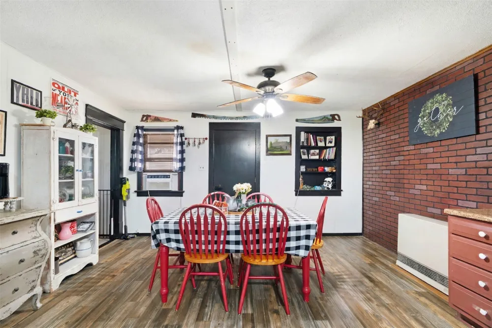25099 Farm Road 137 Petty, TX 75470