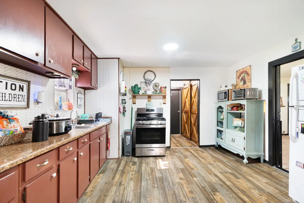 25099 Farm Road 137 Petty, TX 75470