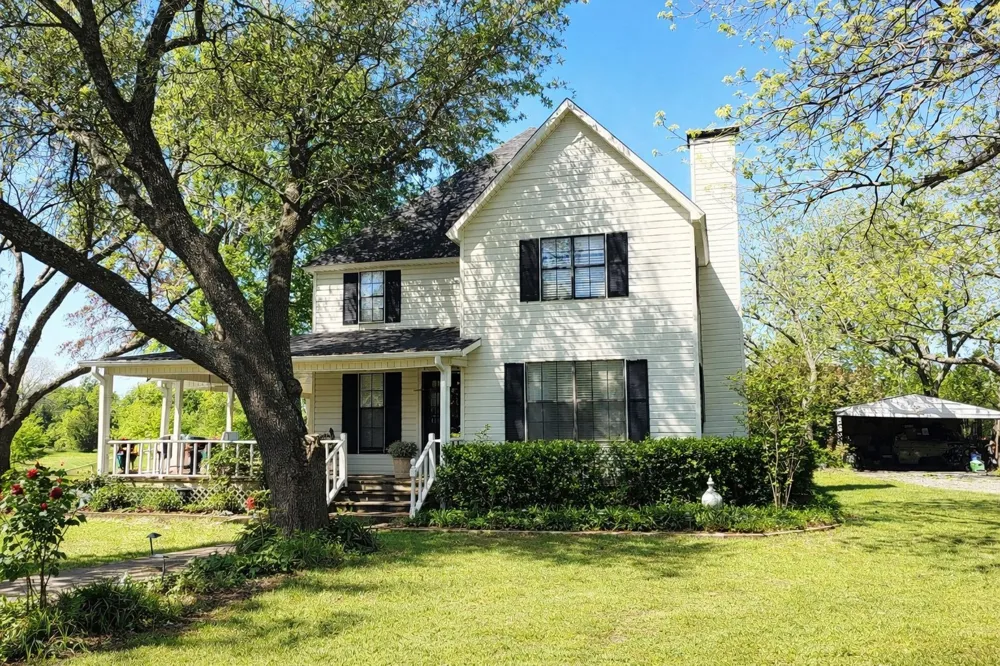 608 Lamar Street Tioga, TX 76271