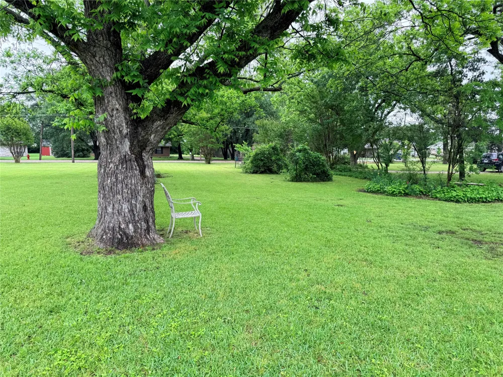608 Lamar Street Tioga, TX 76271