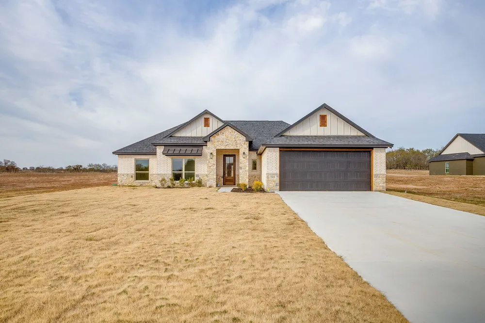 320 Rita Ridge Court Millsap, TX 76066