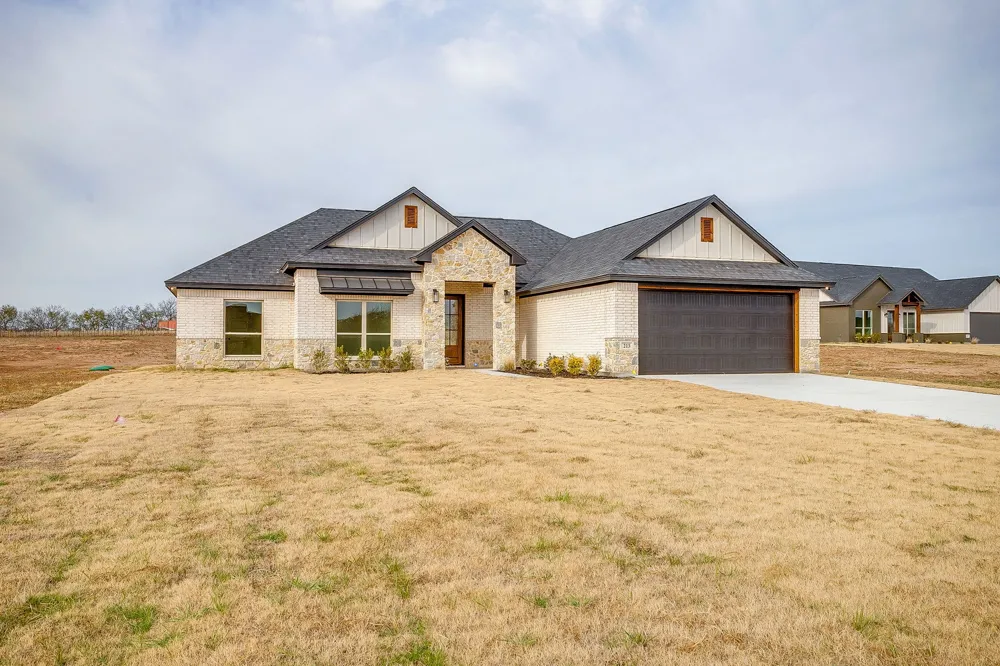 320 Rita Ridge Court Millsap, TX 76066