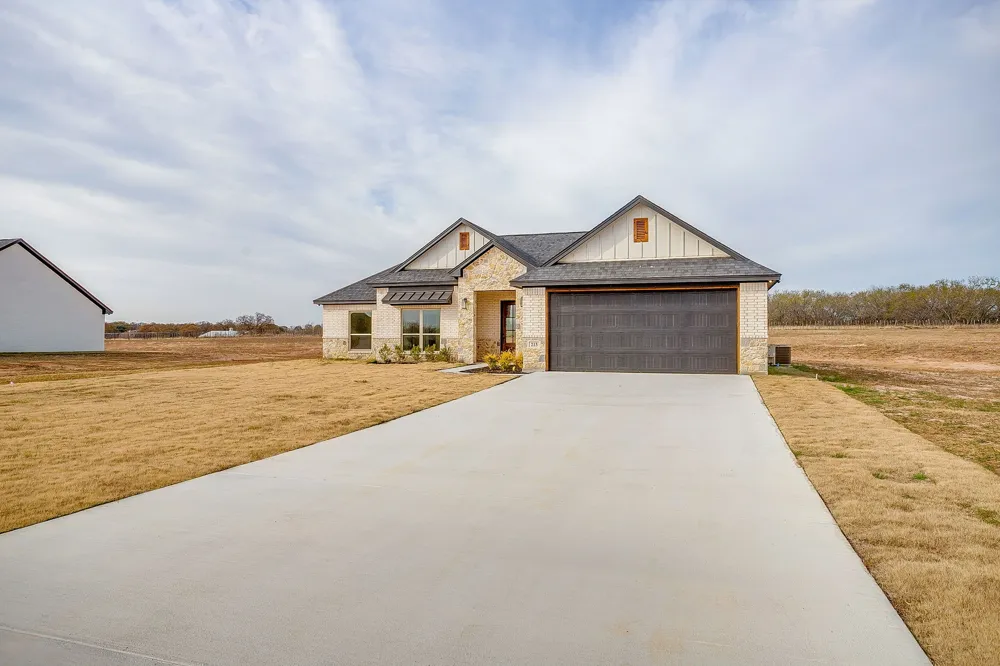 320 Rita Ridge Court Millsap, TX 76066