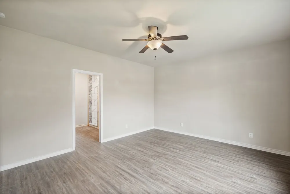 2875 Conveyor Drive #B Burleson, TX 76028